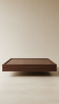 Schwebendes Bett aus Nussbaumholz